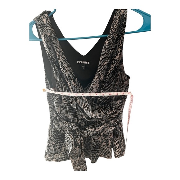 Express Women's Black and Gray Snake Print Blouse - Picture 4 of 7